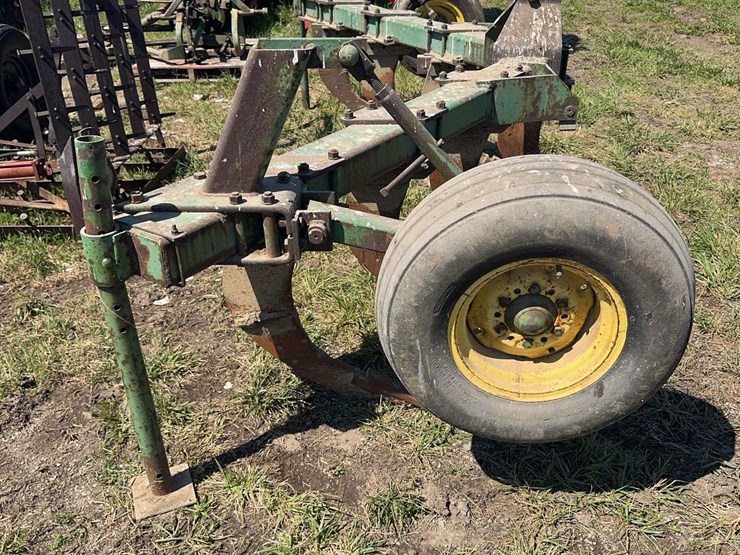 john-deere-7-image-2