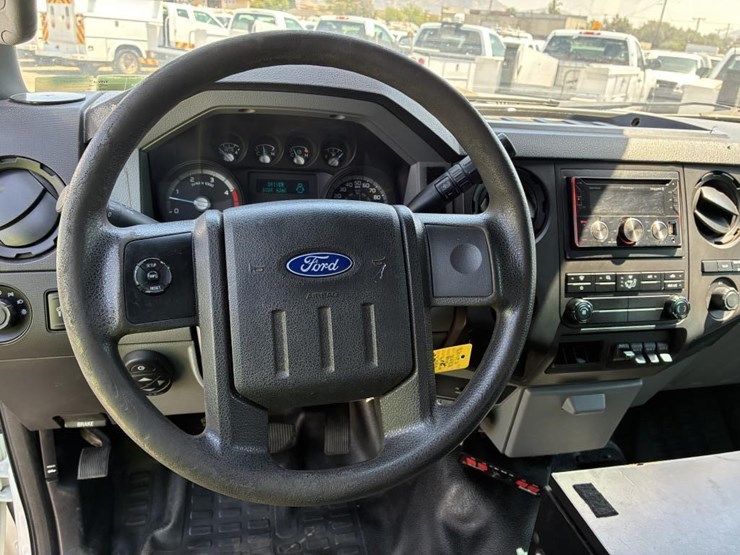 2012-ford-f550-image-17