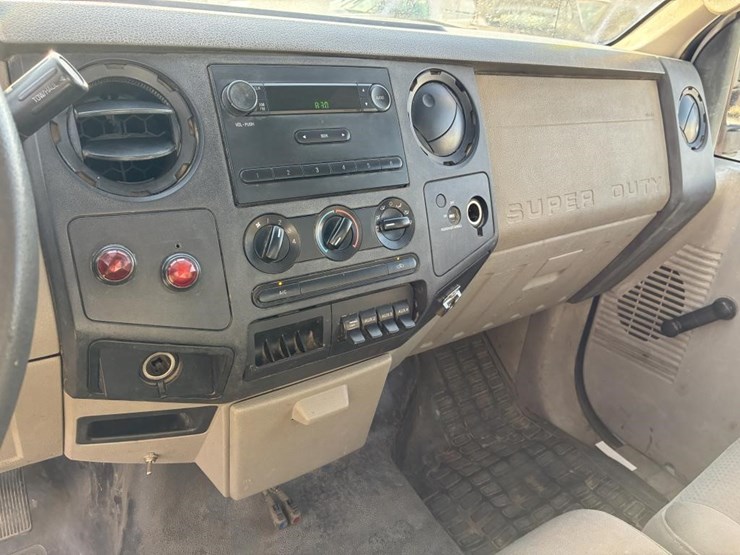 2009-ford-f550-image-19