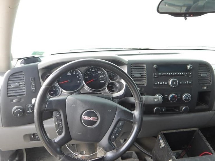 2012-gmc-sierra-2500-image-16