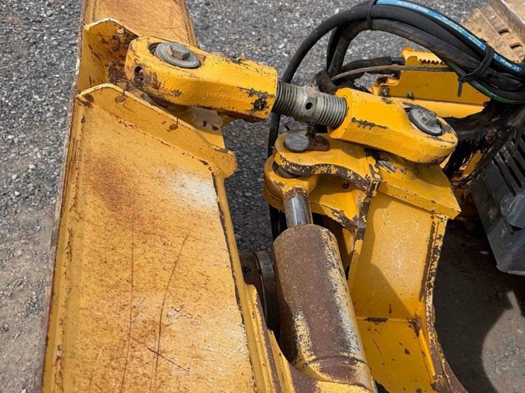 deere-700j-image-10