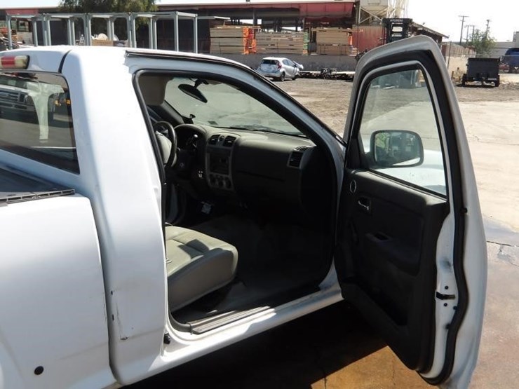 2011-chevrolet-colorado-image-19