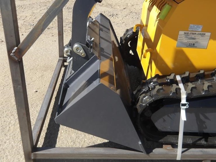 2026-zjz-380-skid-steer-track-loader-image-5