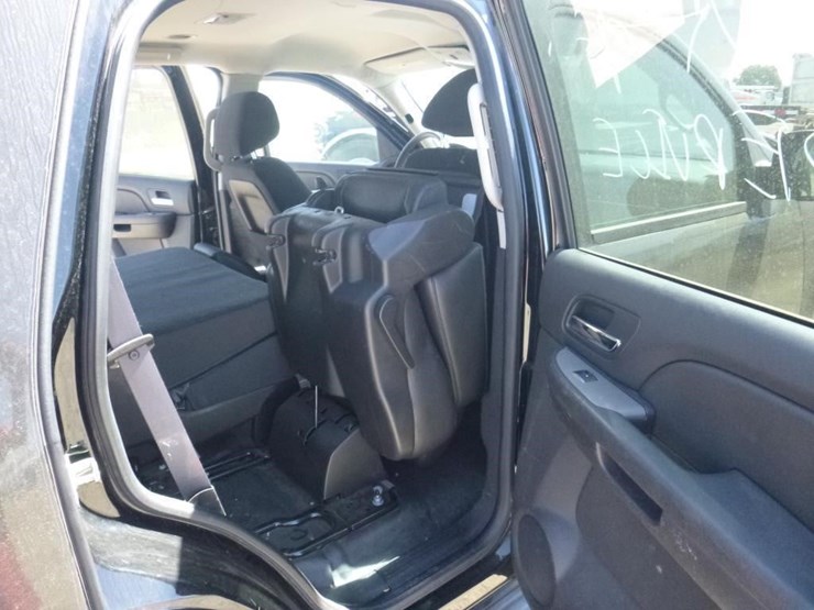 2013-chevrolet-tahoe-image-8