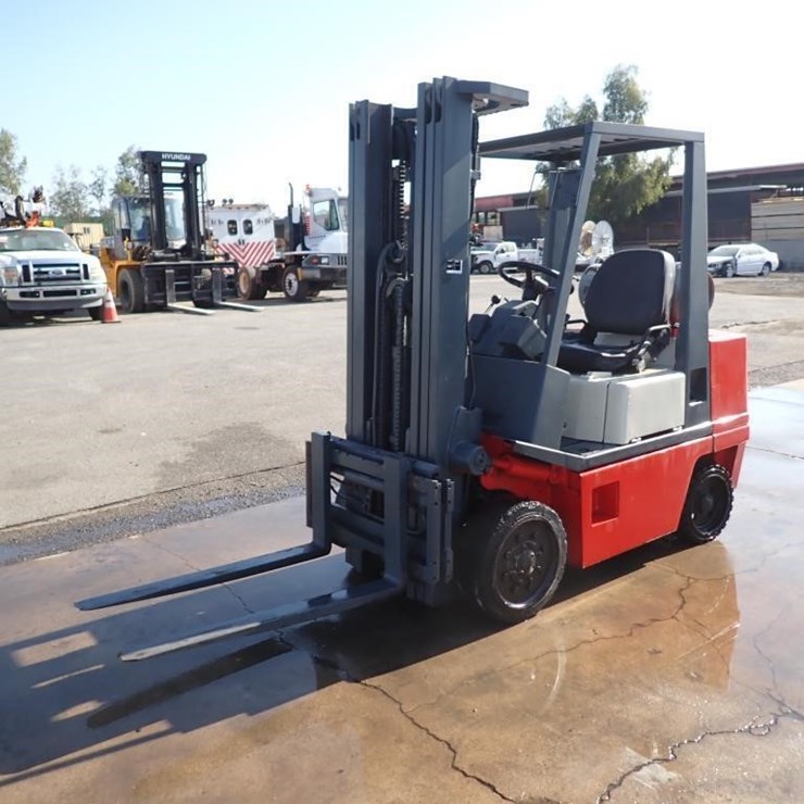 2008 CATERPILLAR P3000