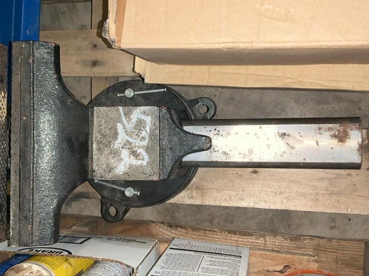 #522-•-hit-10”-bench-vise-image-4
