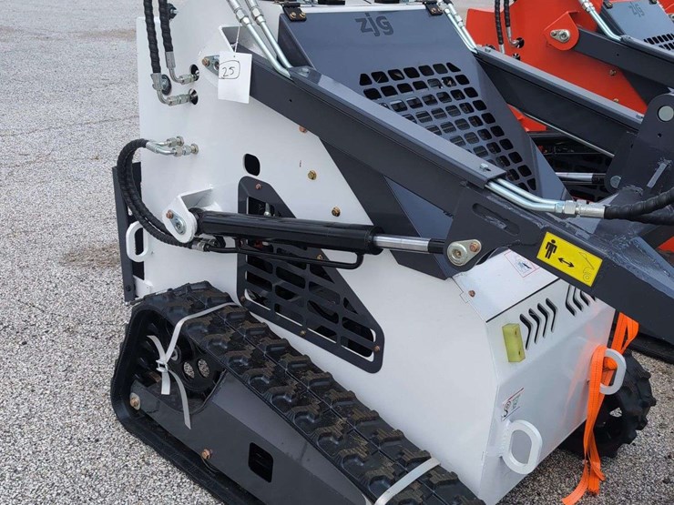 zjg-mini-skid-steer-loader-zj-380-(white)---15hp-image-4