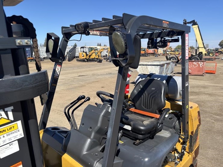 2020-caterpillar-2c6000-image-16