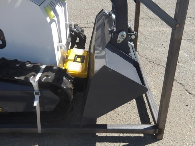 2026-zjz-380-skid-steer-track-loader-image-6