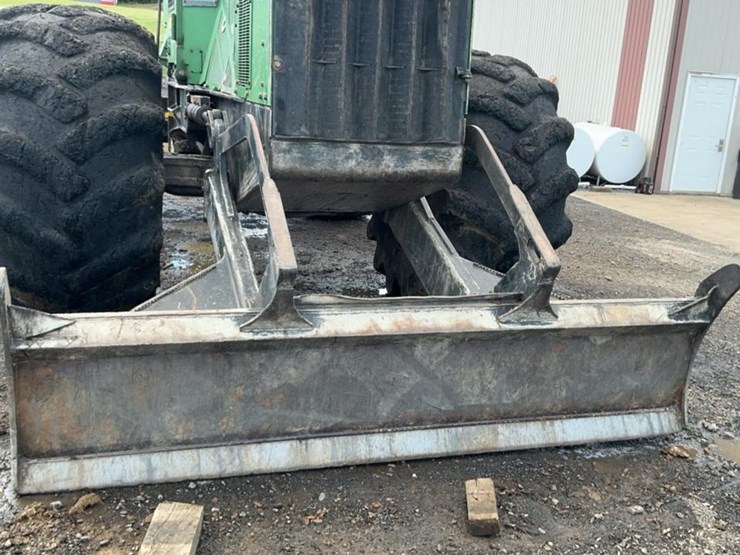 2012-deere-848h-image-16