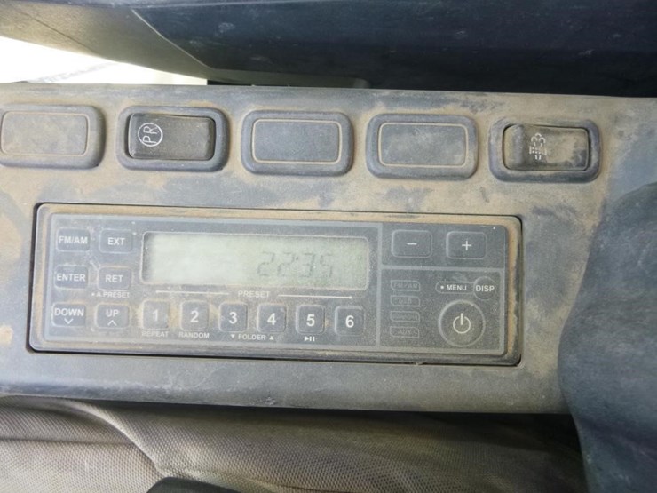 2016-kobelco-sk140sr-lc-5-image-11