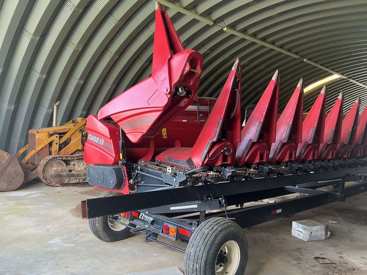 case-4412-12-row-corn-head-image-2