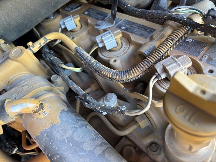2016-caterpillar-259d-image-40