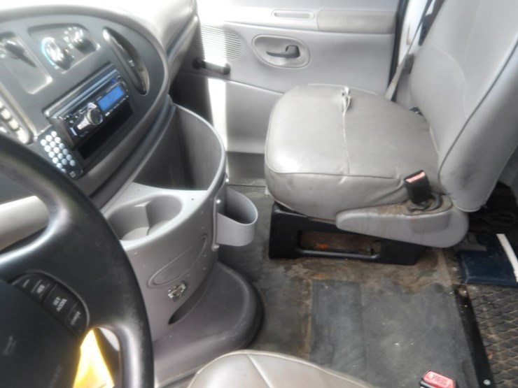1998-ford-econoline-350-image-21