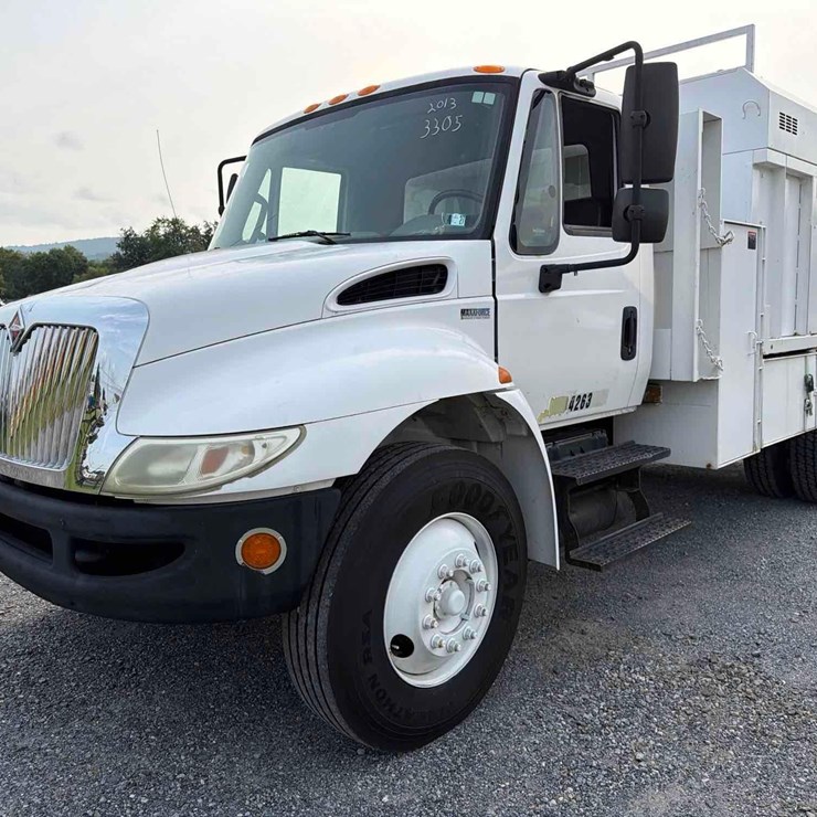 2013 International 4300M7 Chipper Truck
