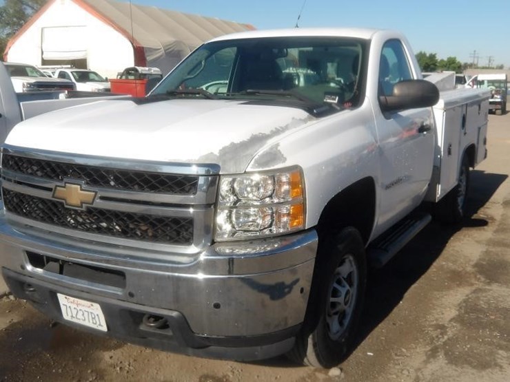2011-chevrolet-silverado-2500-image-1