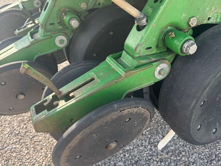 1999-john-deere-1780-image-31