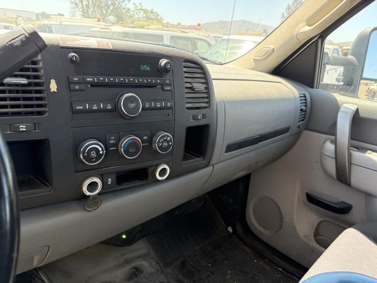 2012-gmc-sierra-2500hd-image-19