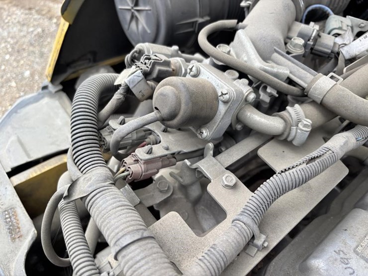 2016-caterpillar-2c6000-image-34