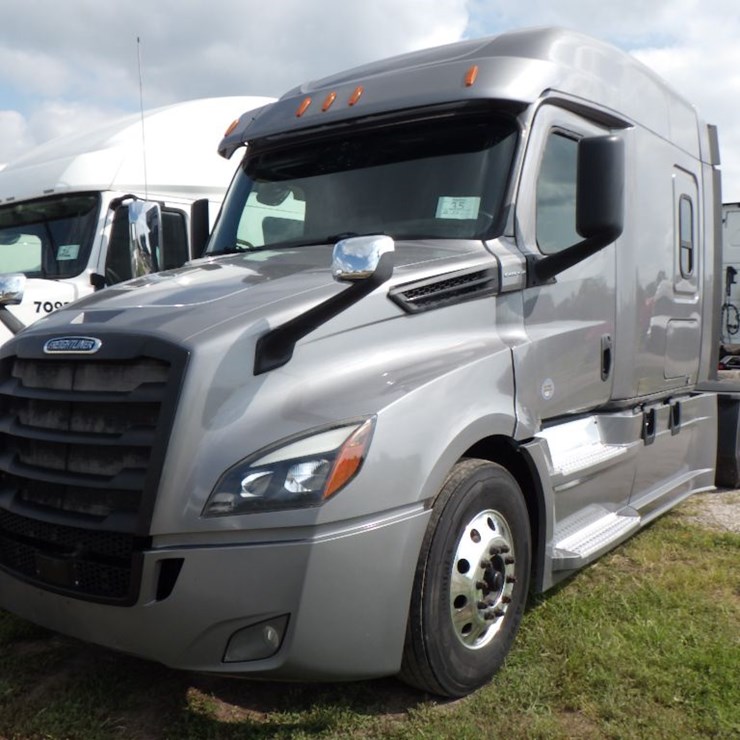 2023 FREIGHTLINER CASCADIA 126