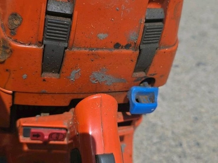 #102-•-husqvarna-390-xp-chainsaw-image-6