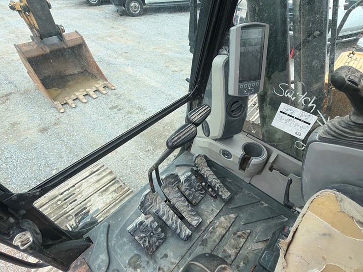 2017-caterpillar-323fl-image-18