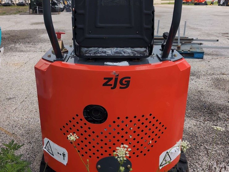 zjg-mini-excavator-zj-12-(red)-image-6