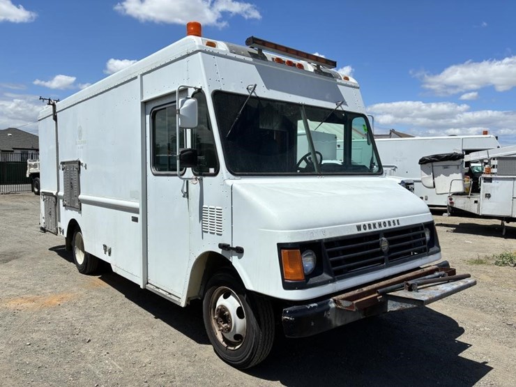 2001-workhorse-p42-image-2