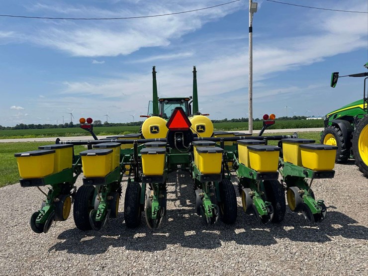 john-deere-7200-image-6