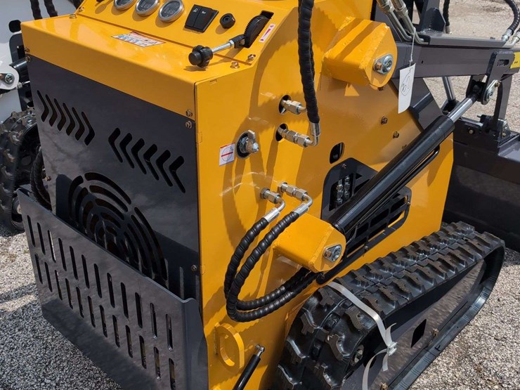 zjg-mini-skid-steer-loader-zj-380-(yellow)---15hp-image-10