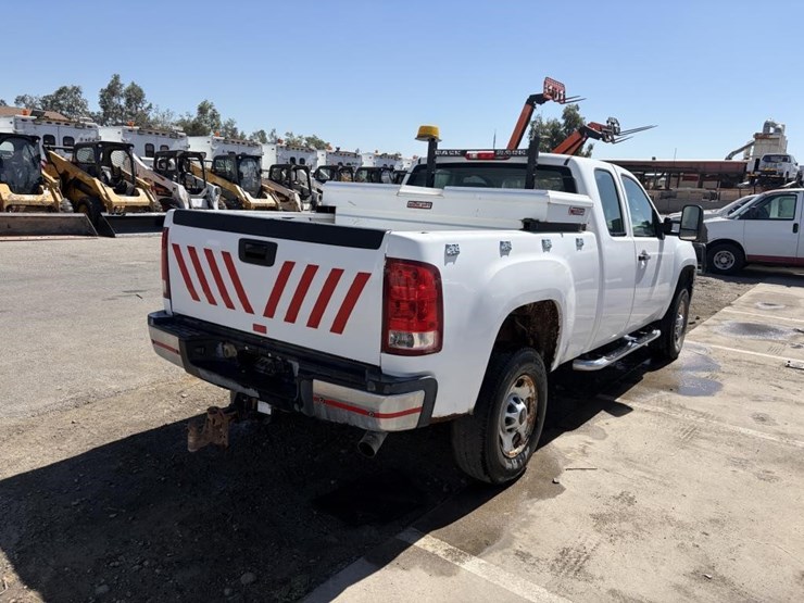 2012-gmc-sierra-2500hd-image-3