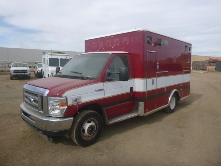 2017-ford-e350-image-1