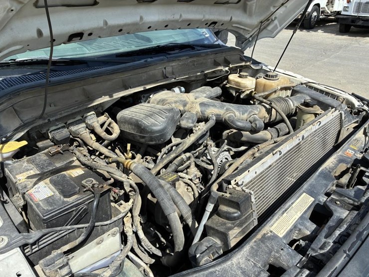 2011-ford-f550-image-9