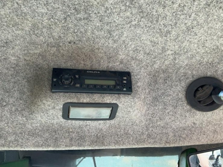 2012-deere-848h-image-95
