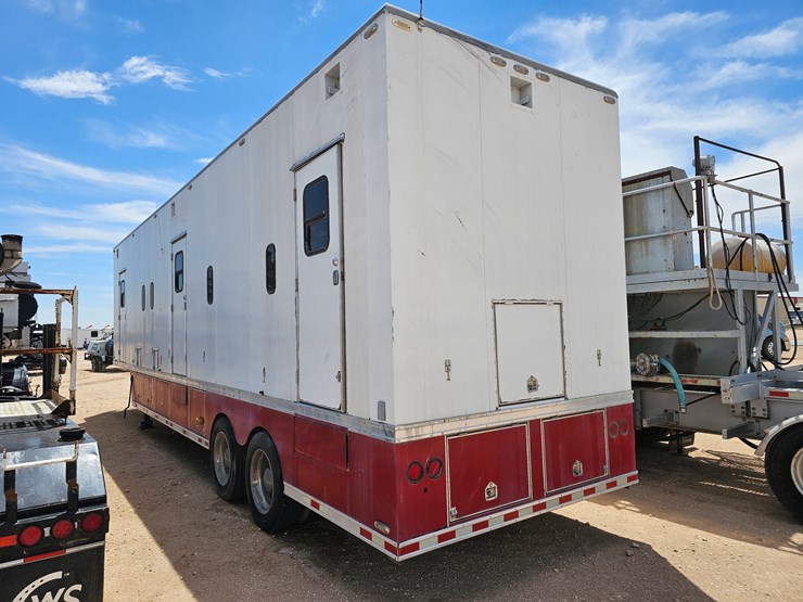 competition-trailers-40’-x-102”-t/a-mobile-office-trailer-image-3