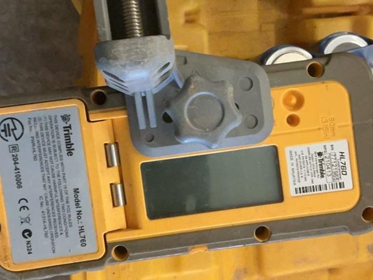 #518-•-trimble-laser-leveling-system-image-13