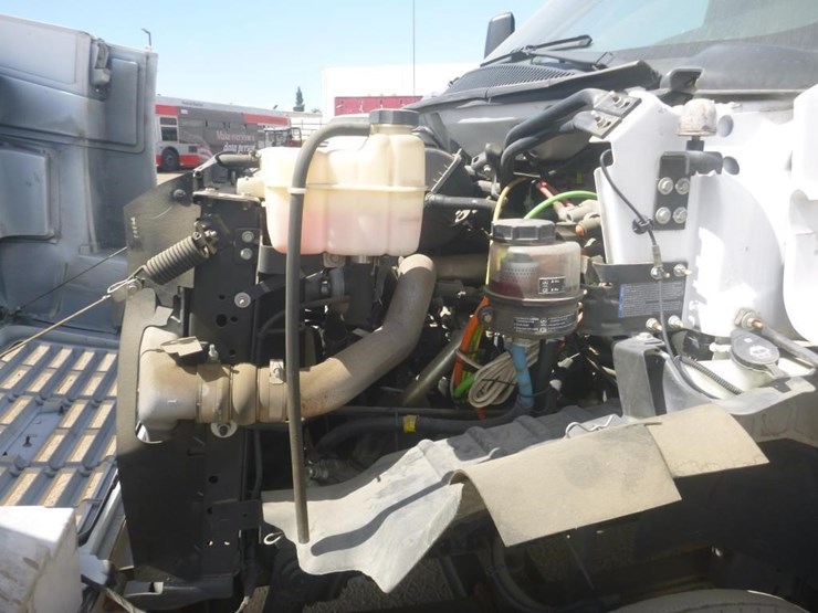 2008-gmc-c7500-reefer-box-truck-image-21