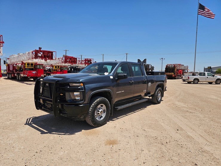 2020-chevrolet-silverado-2500hd-image-3