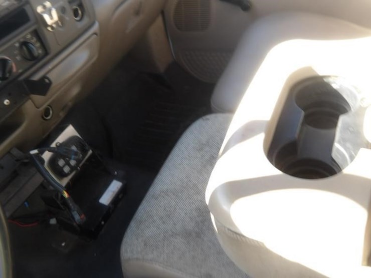 2003-ford-f550-image-38