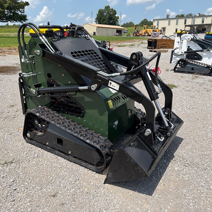 #19 • NEW ZJG ZJ-380 MINI SKID STEER