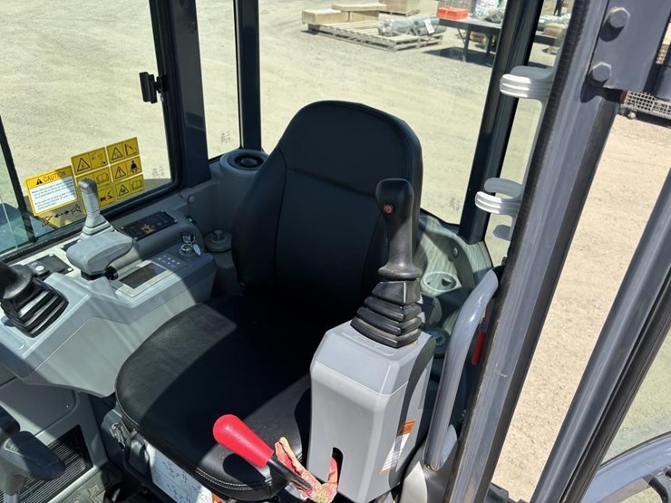 2022-xcmg-xe35u-image-26