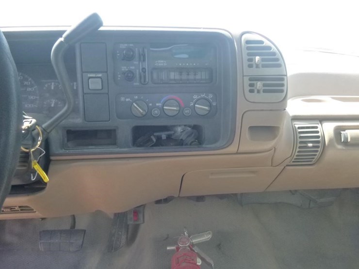 1996-gmc-3500-image-12