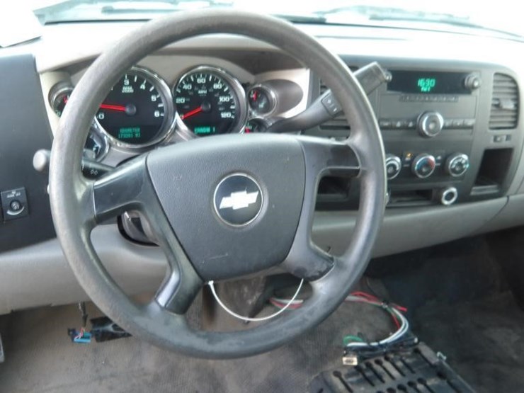 2009-chevrolet-silverado-2500-image-14