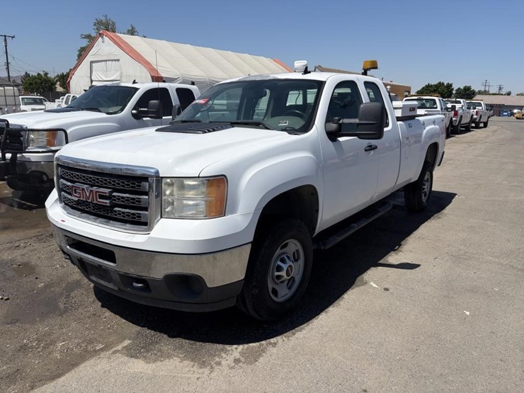 2012-gmc-sierra-2500hd-image-1