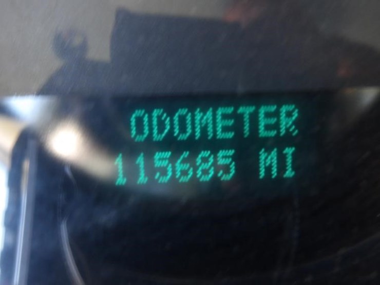 2011-chevrolet-silverado-2500-image-14
