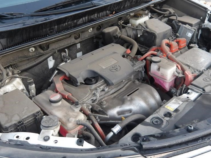 2016-toyota-rav4-image-9