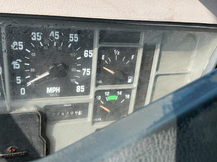 #360-•-1997-international-navistar-box-truck-image-31