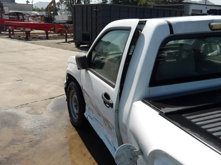2011-chevrolet-colorado-image-8