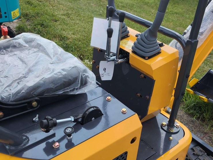 zjg-mini-excavator-zj-12-(yellow)-image-5