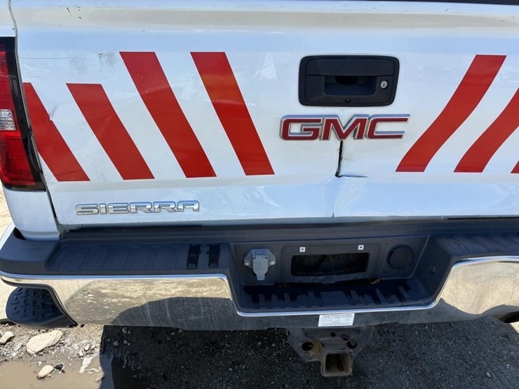 2015-gmc-sierra-2500hd-image-7